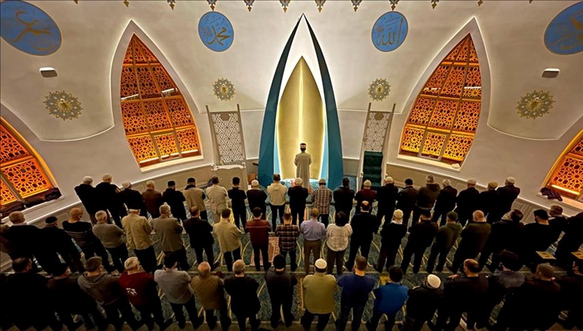 Teravih Namazı nasıl kılınır? Teravih Namazı rekatı ve farzıyla ilgili bilgiler