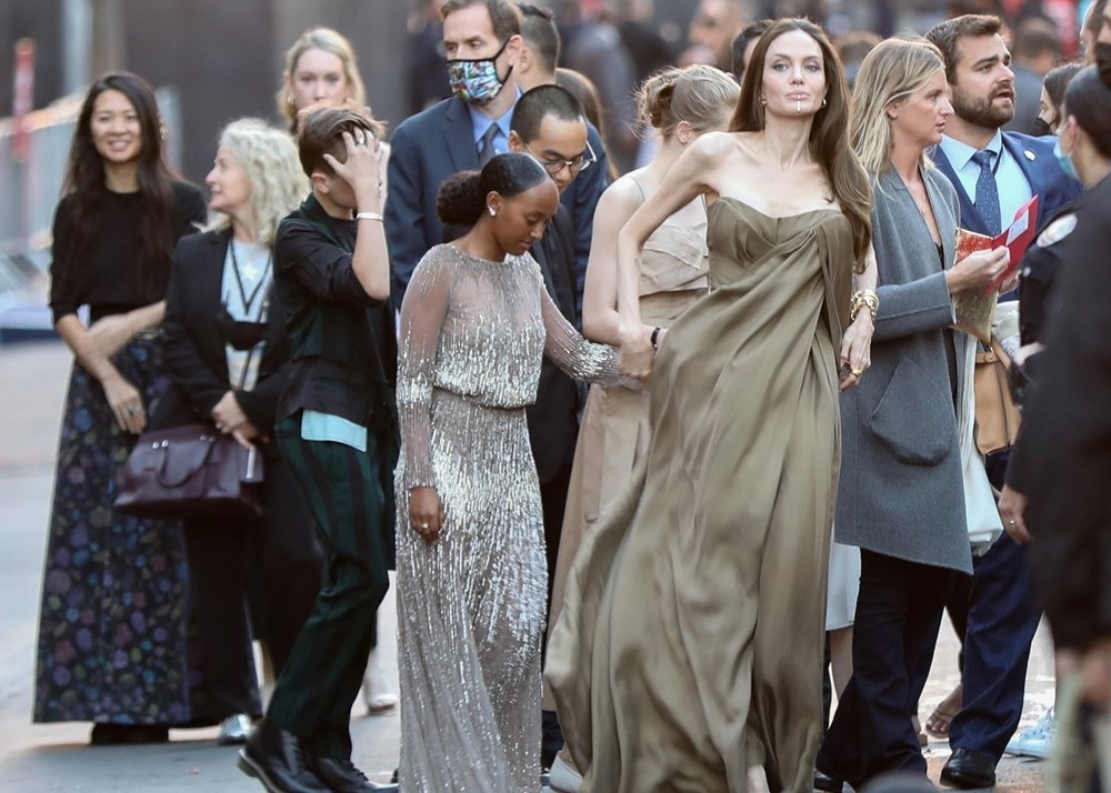 Angelina Jolie, Eternals galasına çocuklarıyla katıldı - 13