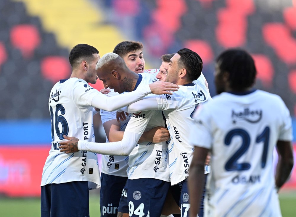 Fenerbahçe, Kadıköy'de Antalyaspor karşısında: Muhtemel 11'ler - 7