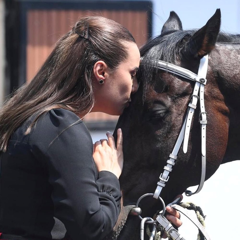 Yarış spikeri Esen Gök, evinde ölü bulundu - 3