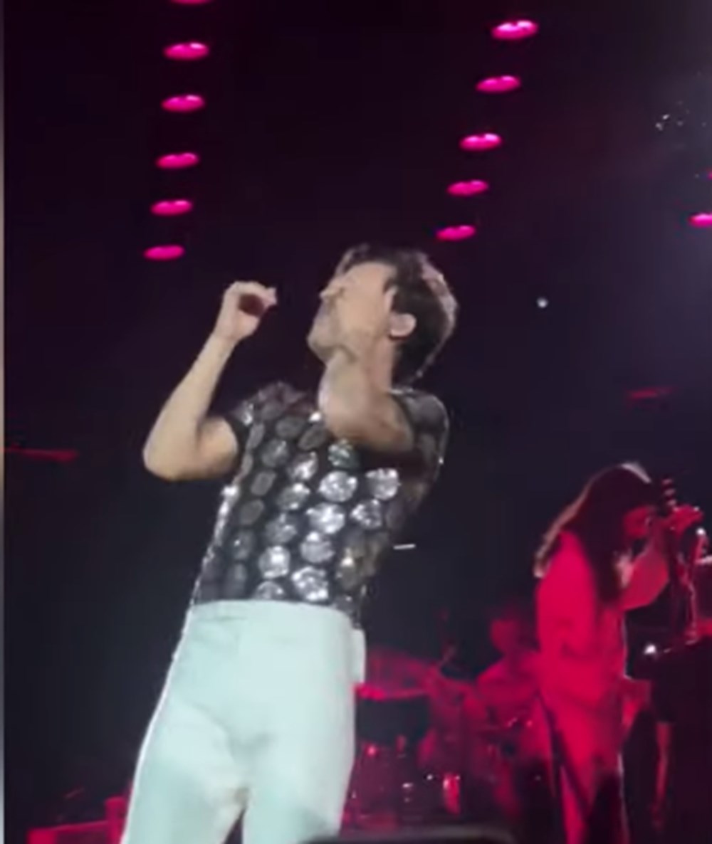 En saçma konser trendi bitmiyor: Bu defa Harry Styles gözünden vuruldu - 4