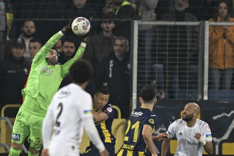 SON DAKİKA: Beşiktaş Türkiye Kupası'na veda etti, Ankaragücü çeyrek finale yükseldi - 3