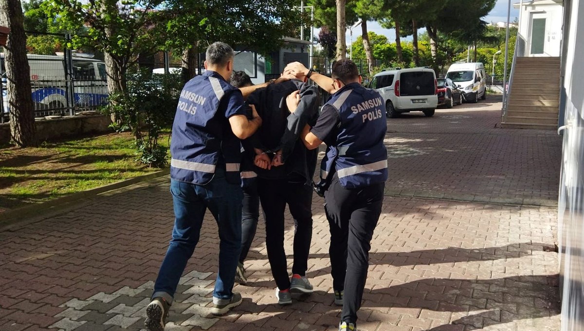 Samsun'da 25 yıl hapis cezası bulunan firari hükümlü yakalandı Samsun'da 25 yıl hapis cezası bulunan firari hükümlü yakalandı