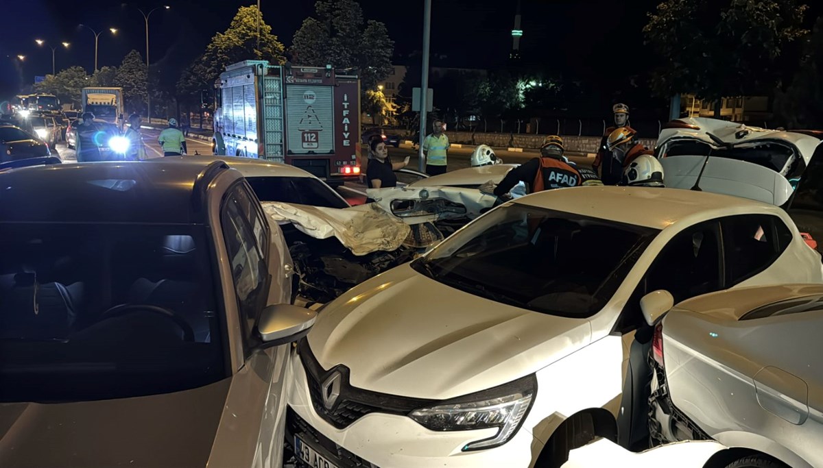 Kütahya'da zincirleme trafik kazası