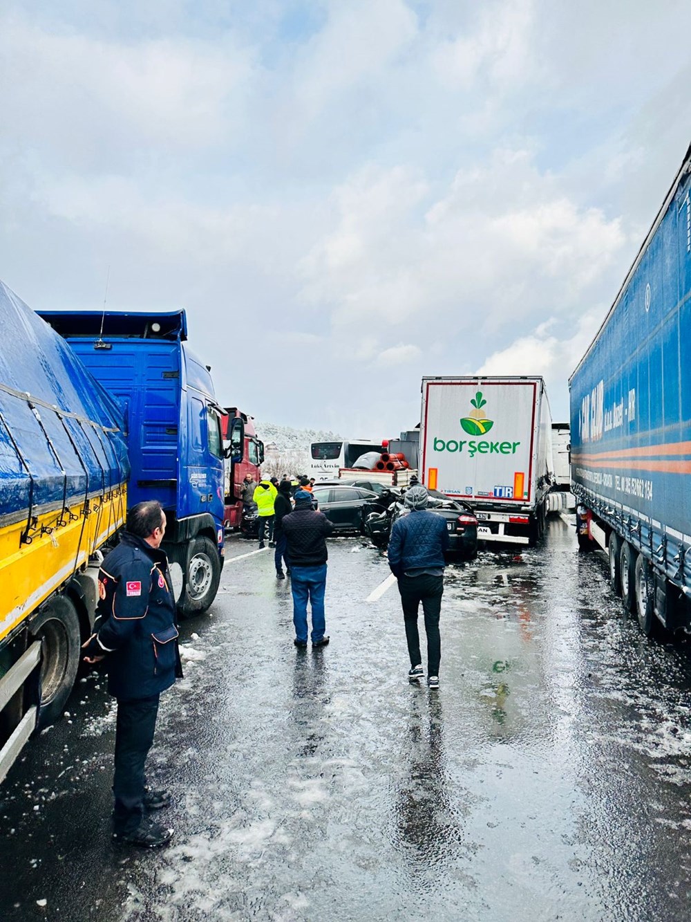 Anadolu Otoyolu'nda 50'den fazla araçla zincirleme kaza: Ankara yönü ulaşıma kapandı - 10