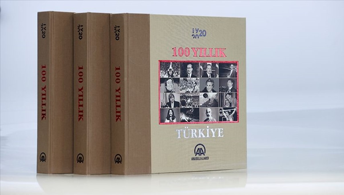 100 yıllık Türkiye tarihi kitabı okuyucuyla buluştu 100 yıllık Türkiye tarihi kitabı okuyucuyla buluştu