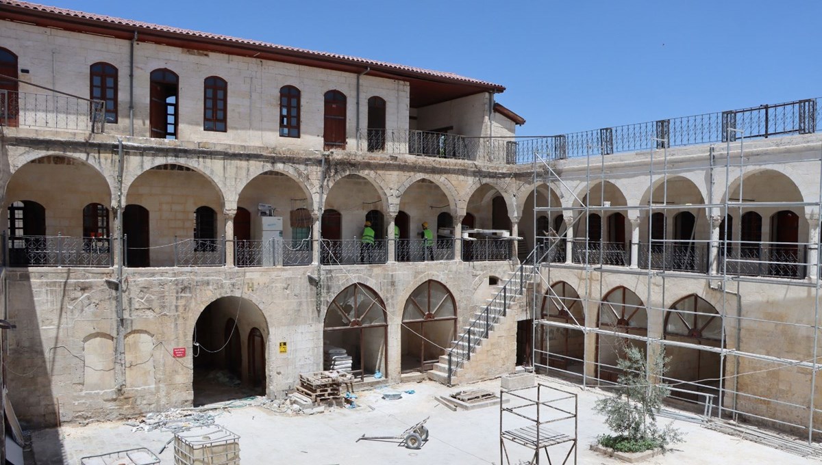 Son depremlerde ciddi hasar görmüştü: 400 yıllık Barutçu Hanı restore ediliyor