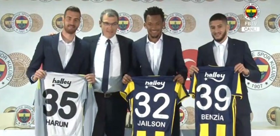 Fenerbahçe'de yeni transferler için imza töreni - 1