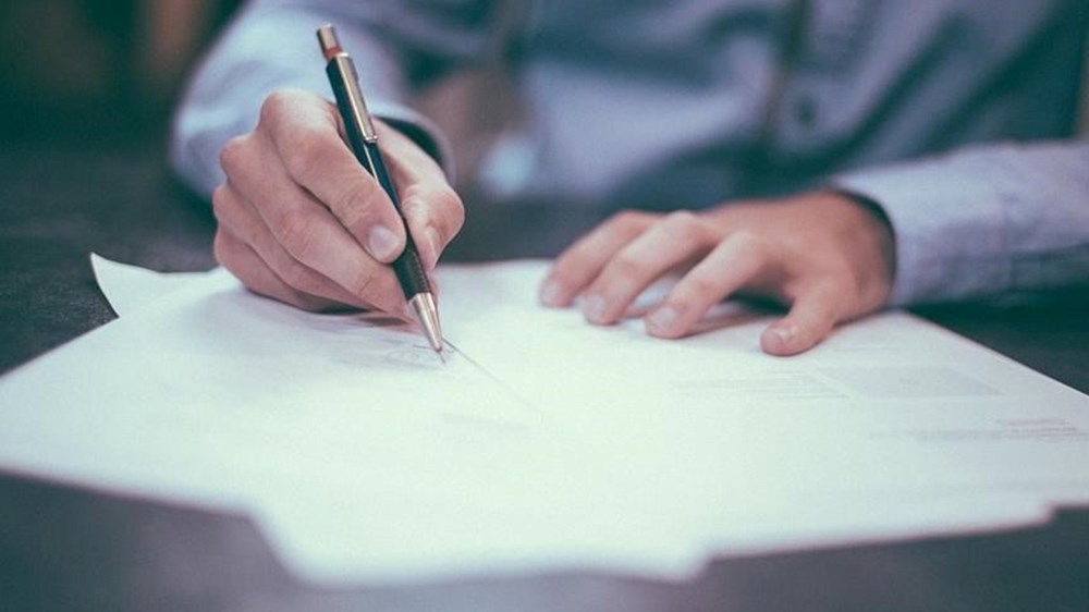 Mesken hanımlarına emeklilik düzenlemesinde son durum 2025: Konut hanımlarına emeklilik hakkı çıktı mı, ne vakit çıkacak? 74 T6SO8nbW4Em5mNr7I806vw