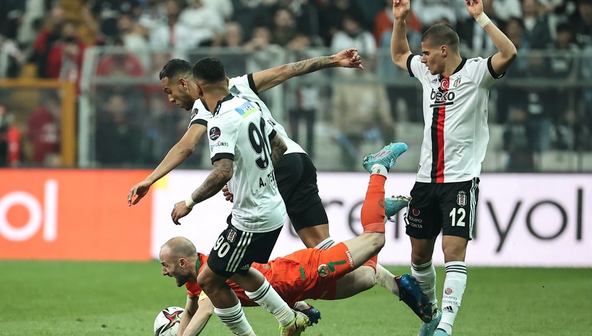 SON DAKİKA: Beşiktaş'tan farklı galibiyet (Beşiktaş-Alanyaspor)