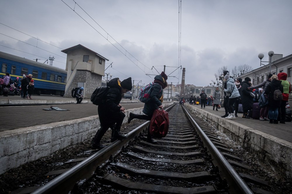 Rus saldırısından kaçış: Lviv tren istasyonunda endişeli bekleyiş - 35