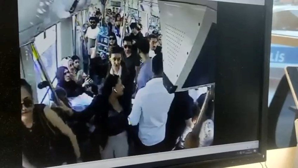 Marmaray'daki kavgada yeni görüntüler ortaya çıktı: Kavganın başlama anını anlattı - 3