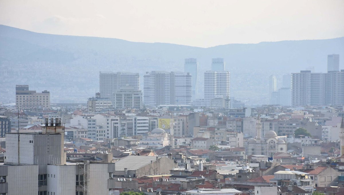 Çöl tozu Türkiye'de: İzmir ve Balıkesir'de hava kalitesi düştü Çöl tozu Türkiye'de: İzmir ve Balıkesir'de hava kalitesi düştü