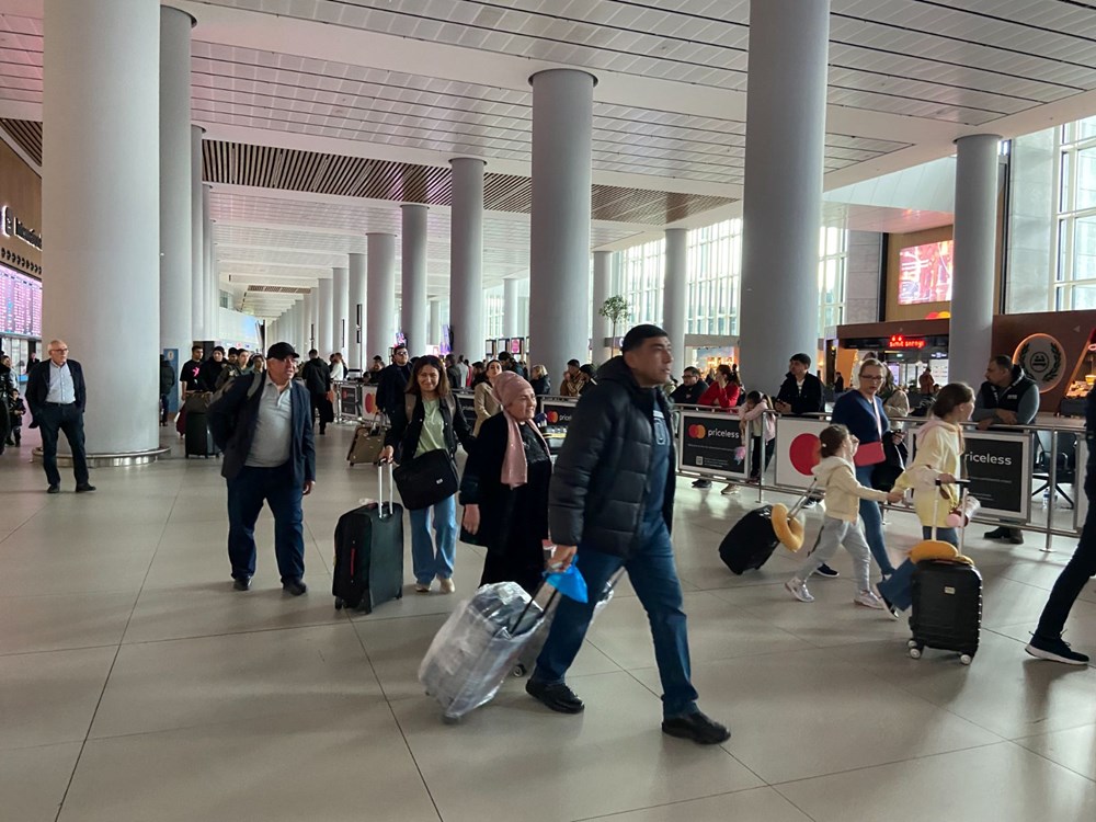 İstanbul Havalimanı'nda bayram dönüşü yoğunluğu - 3