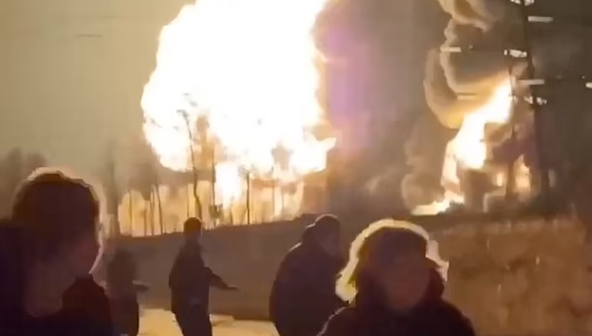 Kıyamet sahneleri: Rus petrol rafinerisinde yangın! Kıyamet sahneleri: Rus petrol rafinerisinde yangın!