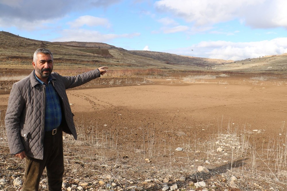 Sivas'ta sular çekildi: Mezarlık ortaya çıktı - 9