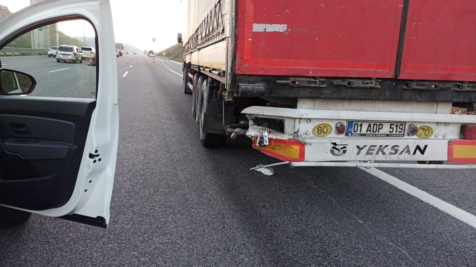 Kuzey Marmara Otoyolu'nda tıra çarpan motosikletin sürücüsü öldü - 1