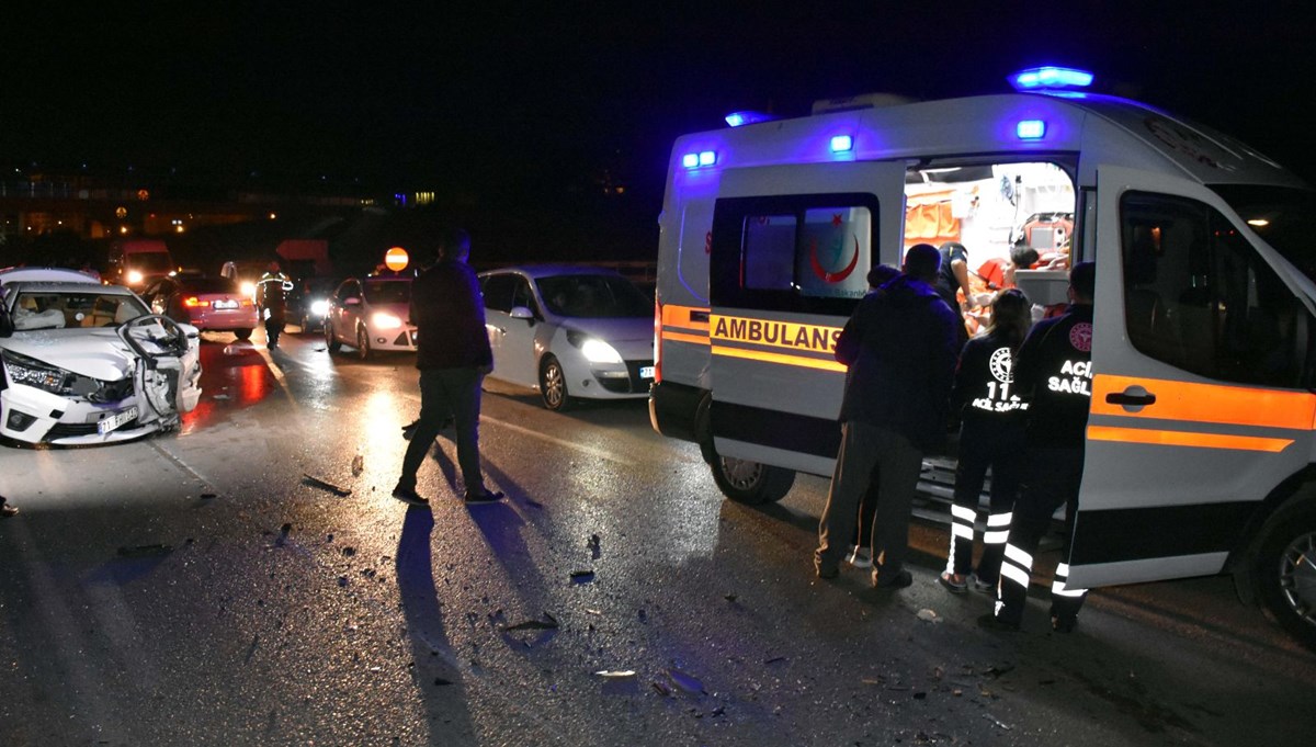 Kırıkkale'de iki otomobil çarpıştı: 8 yaralı