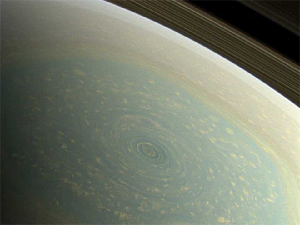 Satürn'ün kuzeyinde dev kasırga - 1