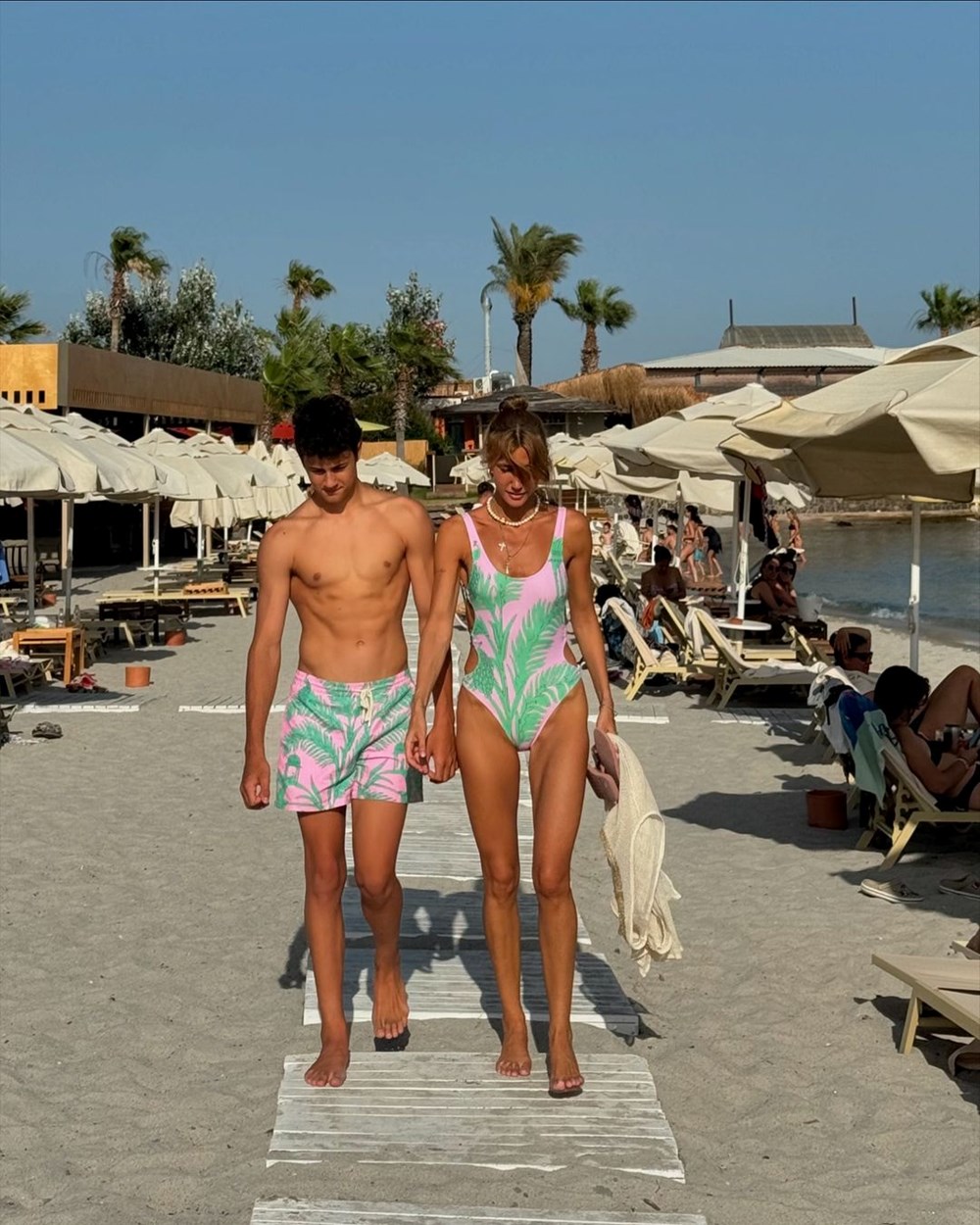 Çağla Şıkel'den oğlu Kuzey ile tatil pozları - 2