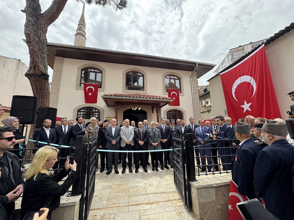Balıkesir'deki Alaca Mescid Camisi restorasyonun ardından ibadete açıldı - 1
