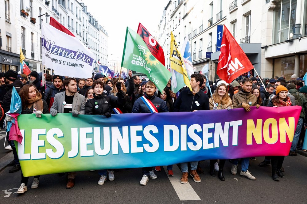 Paris’te emeklilik reformu protestosu 114 TCeB4g 0apPqzRlAWGrg