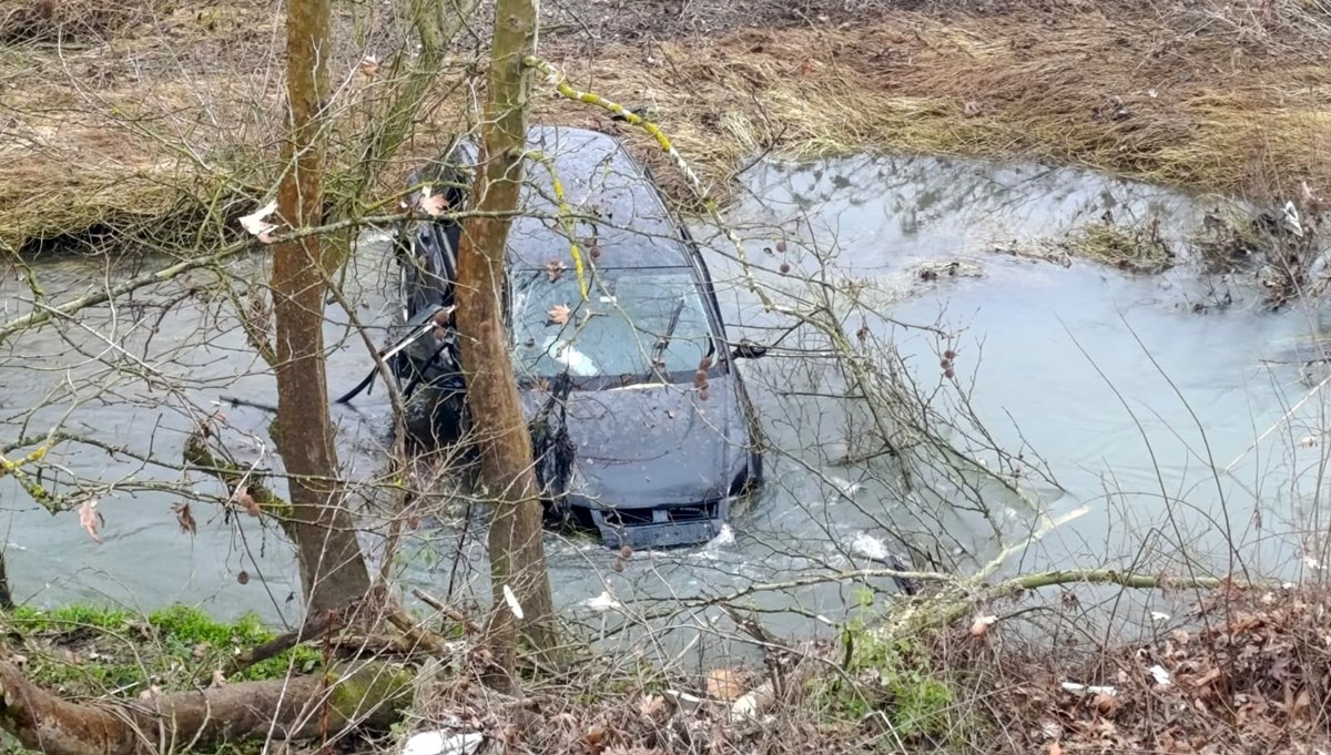 Çanakkale'de otomobil çaya uçtu: 1 yaralı, 1 kayıp