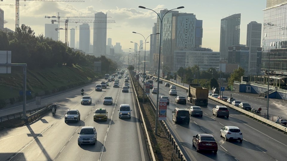 İstanbul'da trafik yoğunluğu: Durma noktasına geldi - 1