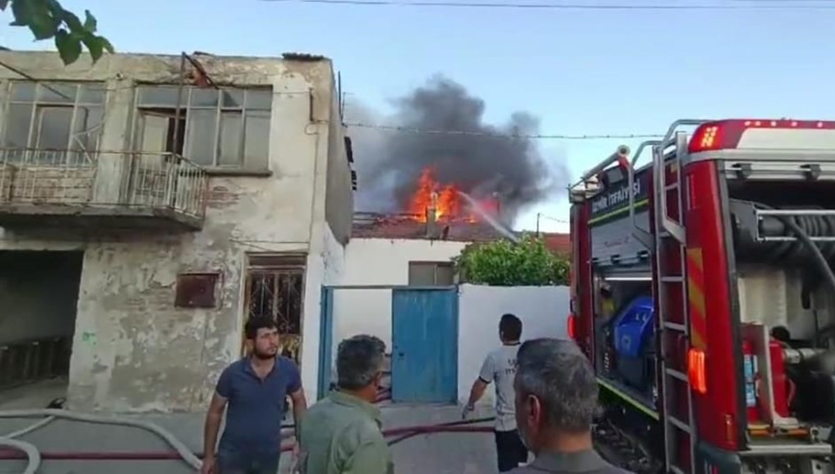 İzmir’de sabah saatlerinde yangın paniği