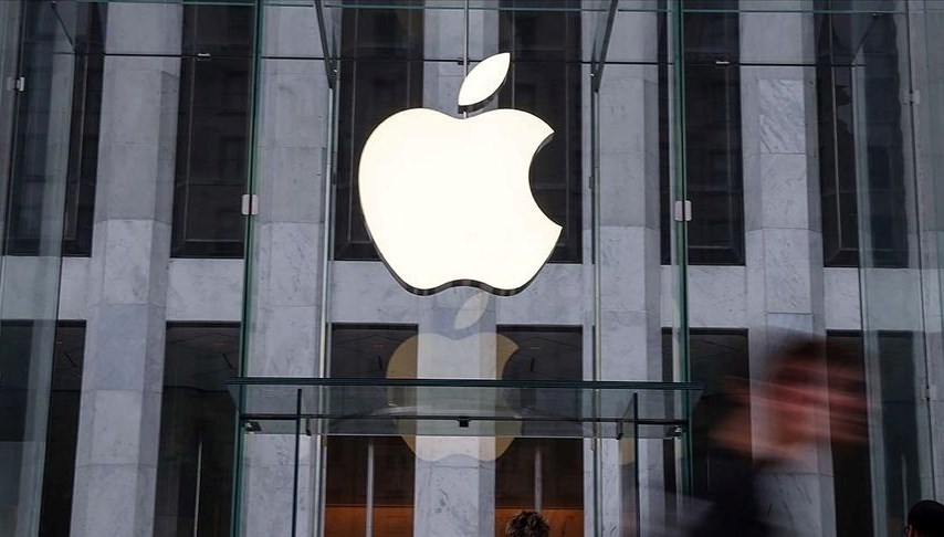 Apple yöneticisi zarara uğrattı