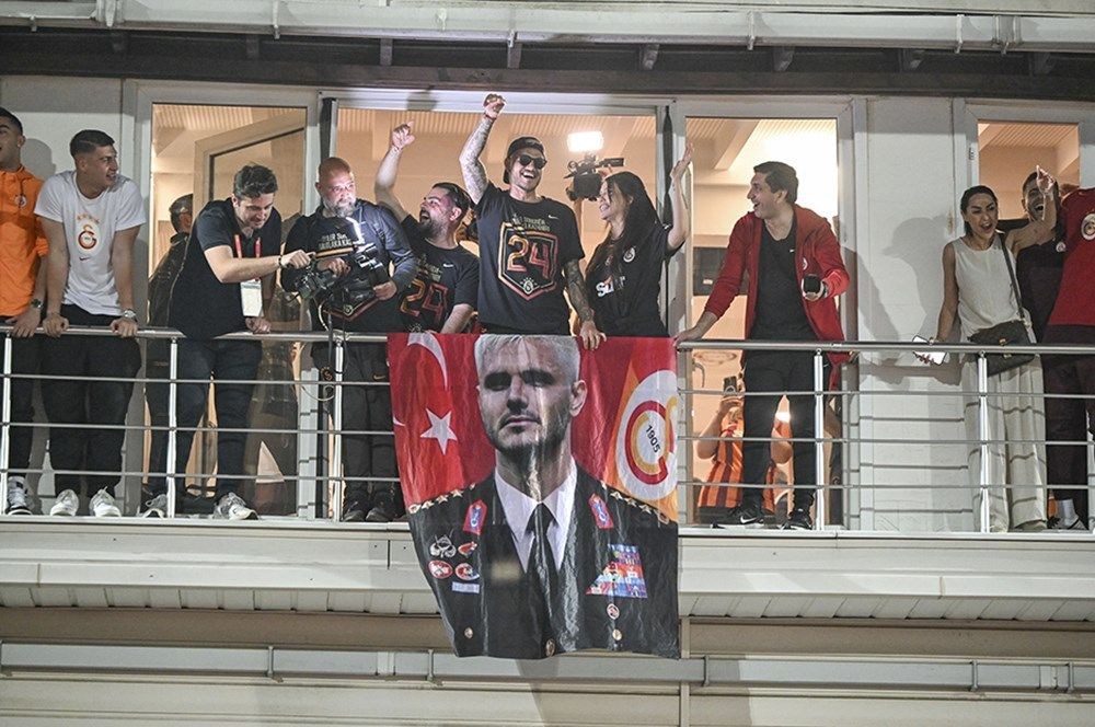 Florya'da şampiyonluk kutlaması: Icardi Ali Koç forması giydi - 6