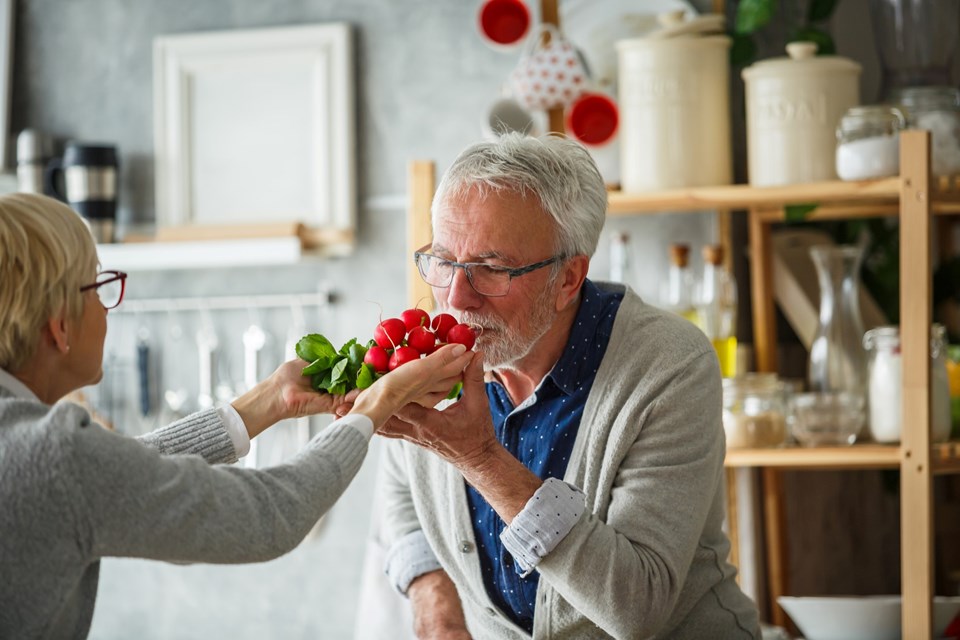 Alzheimer ve Parkinson için erken uyarı işareti: Yaşlılarda azalan koku duyusuna dikkat - 1