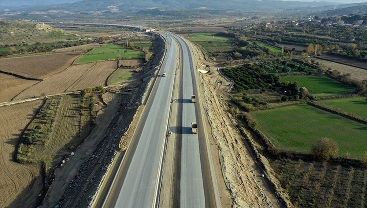 Aydın - Denizli Otoyolu’nun 80 kilometrelik bölümü açılıyor Aydın - Denizli Otoyolu’nun 80 kilometrelik bölümü açılıyor