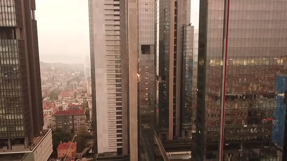 İstanbul'da iş merkezinde yangın - 3
