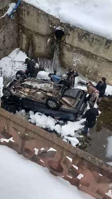 Kurtarma anları, cep telefonu kamerasıyla kaydedildi.