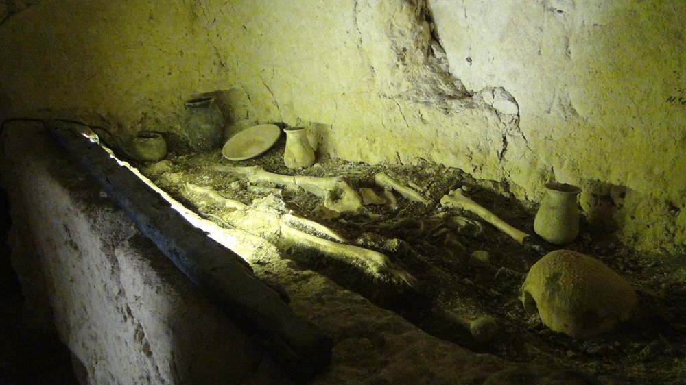 Şanlıurfa’da 2 bin yıllık tarihi kaya mezarları ziyarete açıldı - 5