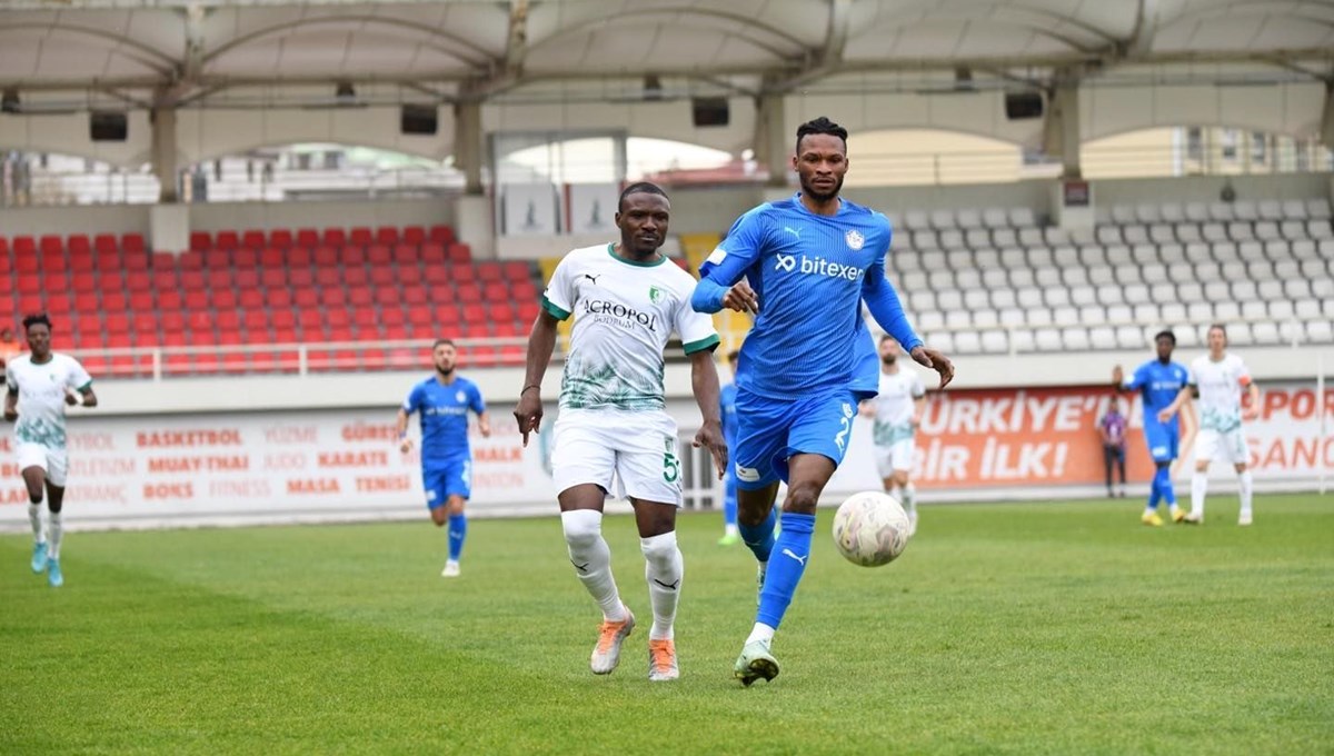 Tuzlasporlu Awuku'nun vize krizi: Futbolcumuz rehin kaldı Tuzlasporlu Awuku'nun vize krizi: Futbolcumuz rehin kaldı