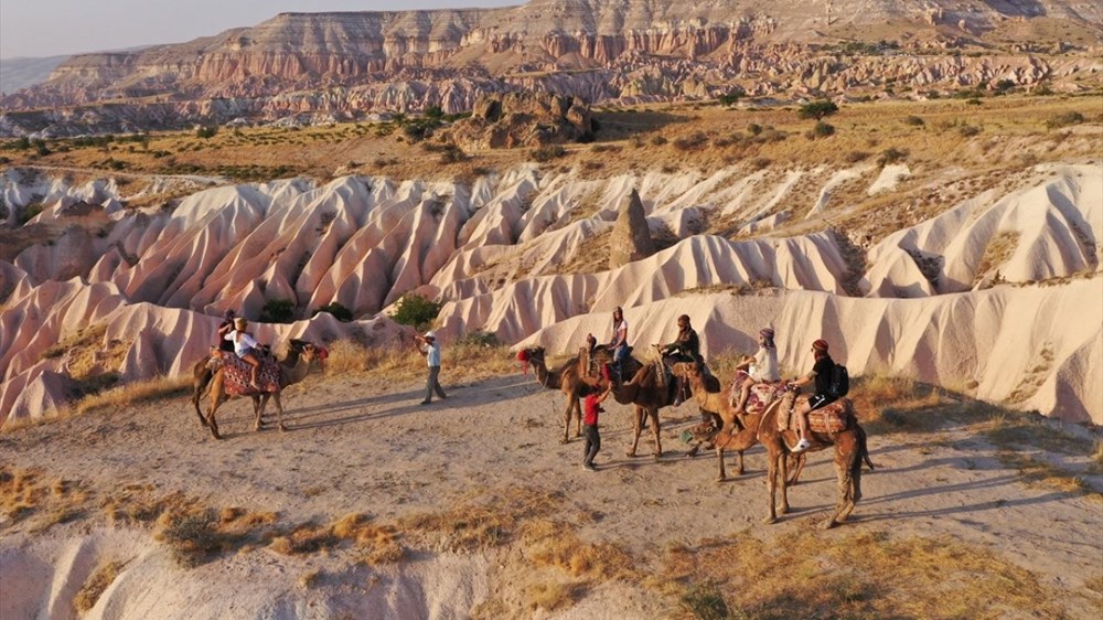 This isn't the Sahara Desert! Cappadocia Camel Tour between Fairy Chimneys Burası Sahra Çölü değil, Kapadokya Peri Bacaları (Kapadokya deve turu) - 3