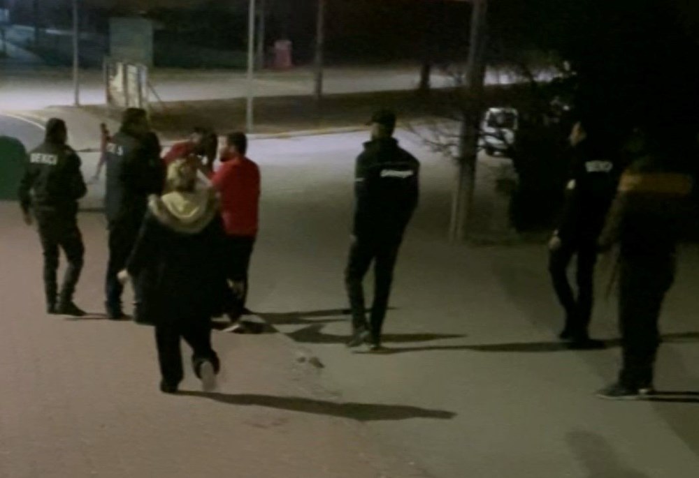 Asker eğlencesi sopalı kavgaya dönüştü, takviye ekip kavgayı güçlükle önledi - 3