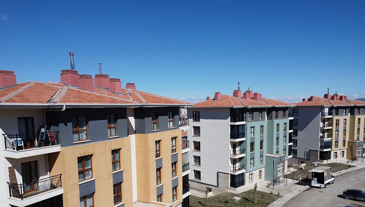500 bin sosyal konut projesi: Ekim ayında tanıtım yapılması yıl sonuna kadar başvuruların alınması bekleniyor. 500 bin sosyal konut projesi: Ekim ayında tanıtım yapılması yıl sonuna kadar başvuruların alınması bekleniyor.
