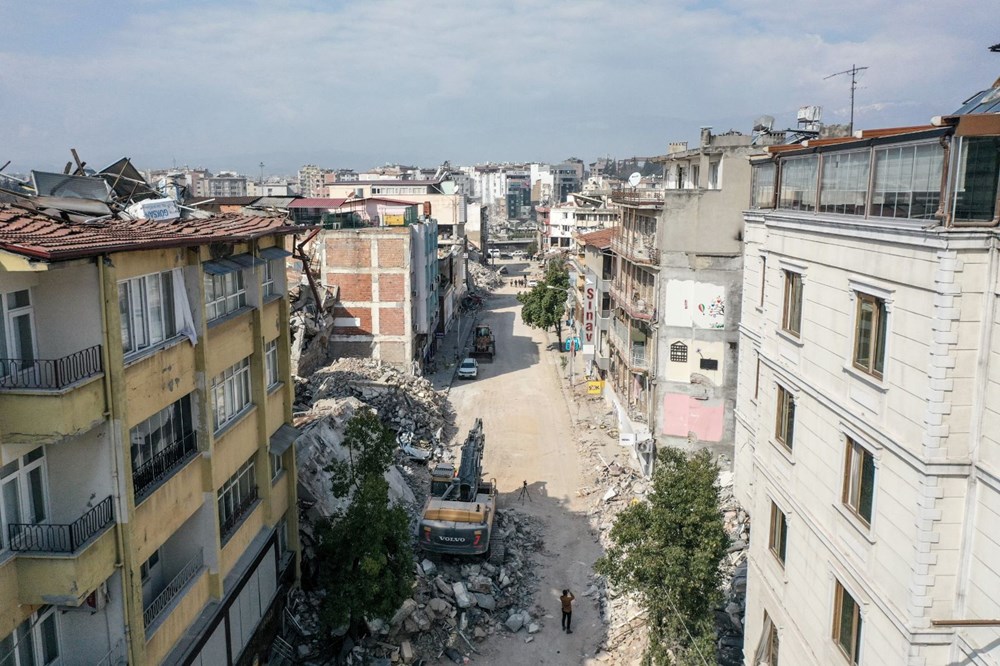 Hatıralar yan binanın duvarında asılı kaldı - 9