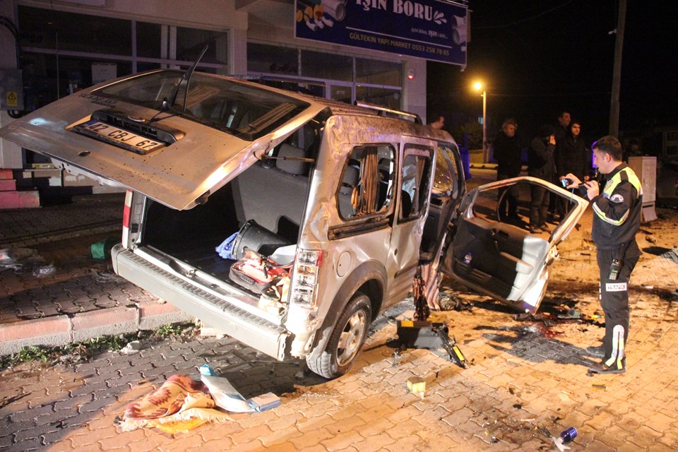 Konya'da feci kaza: 3'ü ağır 8 yaralı - 1