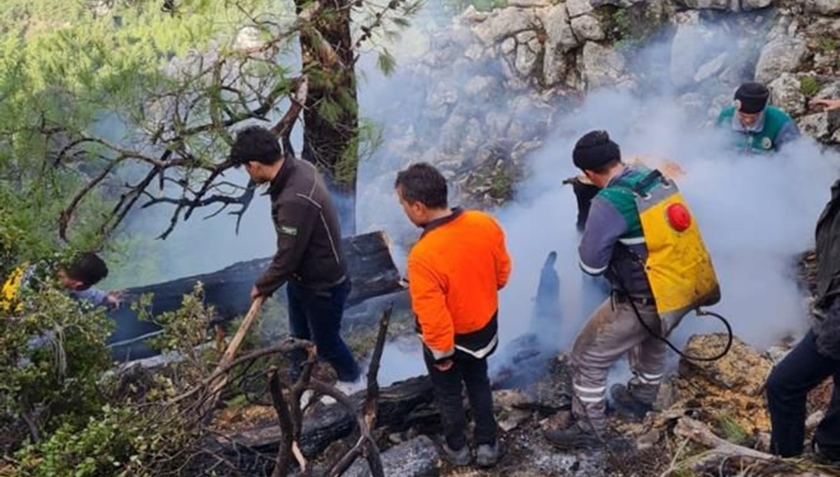 Datça’da yıldırım kaynaklı orman yangını