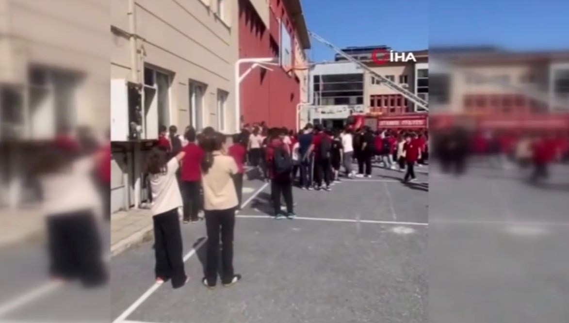 Başakşehir'de okulda yangın paniği