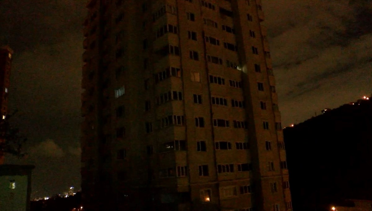 Depreme dayanıksız sitede 247 daire karanlığa gömüldü Depreme dayanıksız sitede 247 daire karanlığa gömüldü