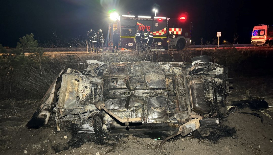 Kütahya'da devrildikten sonra yanan otomobildeki 1 kişi öldü, 2 kişi yaralandı