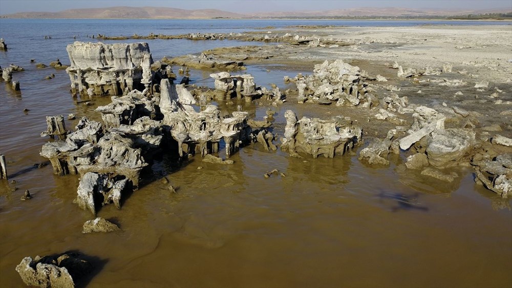 Van Gölü'nde su çekilince binlerce yıllık mikrobiyalitler görüntülendi - 7
