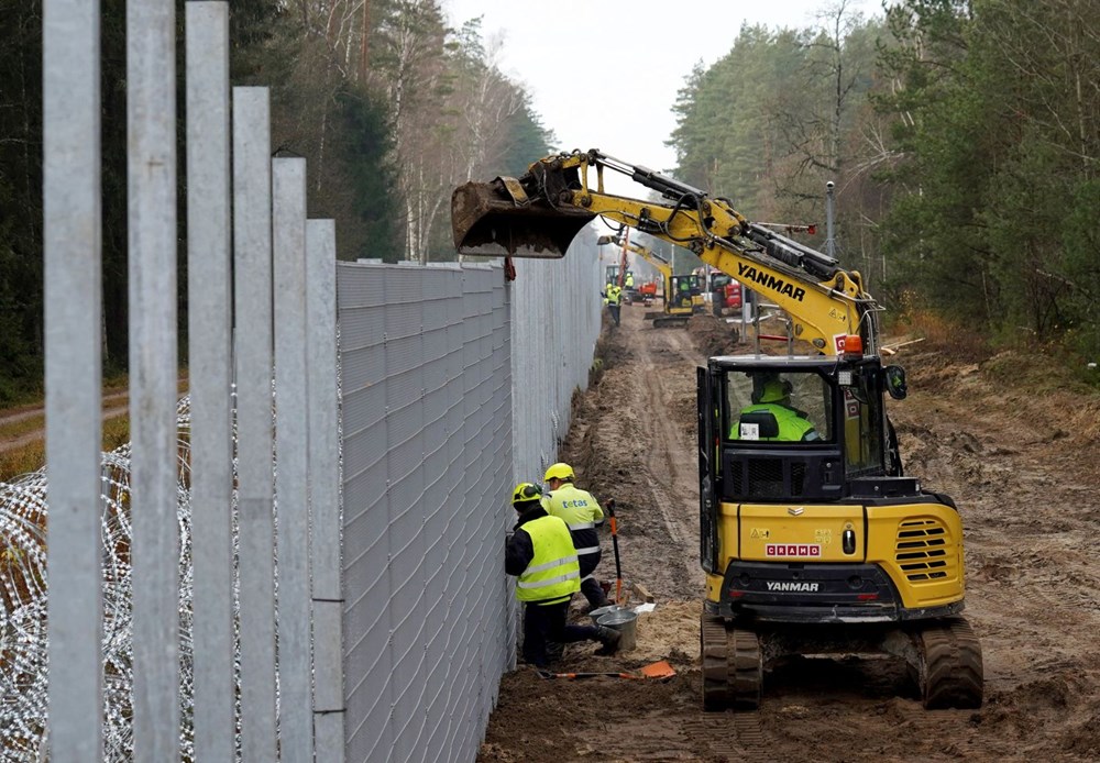 Avrupa'nın ilk göçmen duvarı inşa edilmeye başladı: 500 kilometre boyunca uzanacak - 3