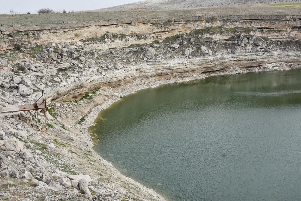 Timraş Obruk Gölü'nün suyu 8 metre azaldı - 1