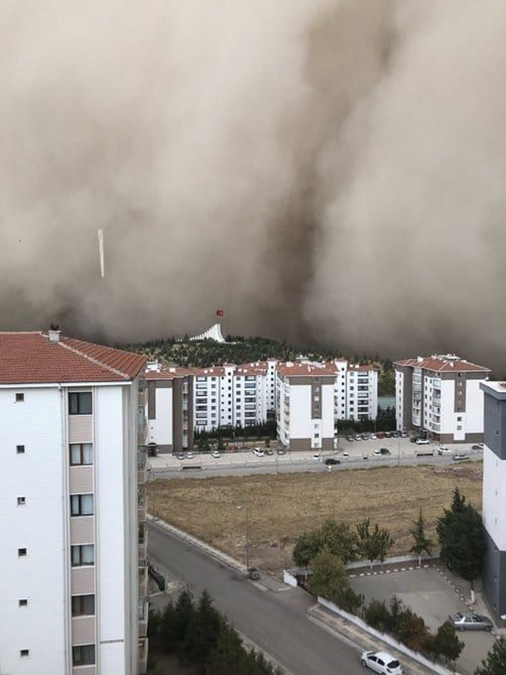 Ankara'da kum fırtınası: Polatlı'yı toz bulutu kapladı - 2